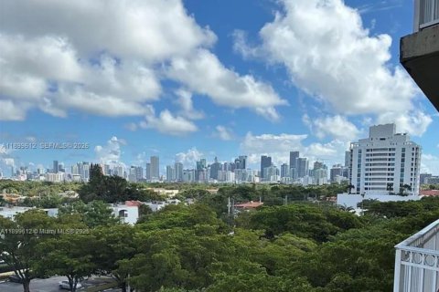 Condo in Miami, Florida, 2 bedrooms  № 2081654