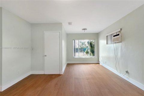 Casa en venta en Miami, Florida, 4 dormitorios, 151.52 m2 № 2028646 - foto 24