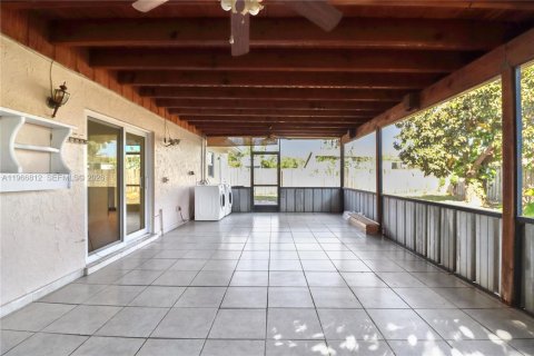 Casa en venta en Miami, Florida, 4 dormitorios, 151.52 m2 № 2028646 - foto 26