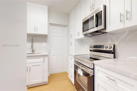 Casa en venta en Miami, Florida, 4 dormitorios, 151.52 m2 № 2028646 - foto 8