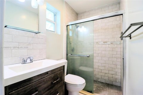 Casa en venta en Miami, Florida, 4 dormitorios, 151.52 m2 № 2028646 - foto 25
