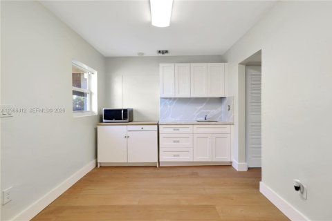 Casa en venta en Miami, Florida, 4 dormitorios, 151.52 m2 № 2028646 - foto 21