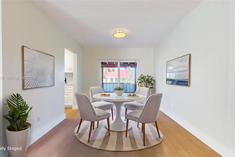 Casa en venta en Miami, Florida, 4 dormitorios, 151.52 m2 № 2028646 - foto 11