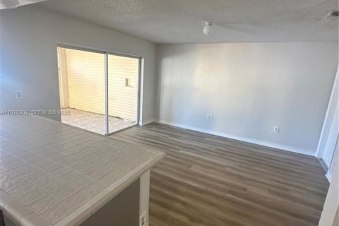 Casa en alquiler en Homestead, Florida, 4 dormitorios, 155.8 m2 № 1984699 - foto 8