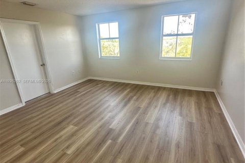 Casa en alquiler en Homestead, Florida, 4 dormitorios, 155.8 m2 № 1984699 - foto 25