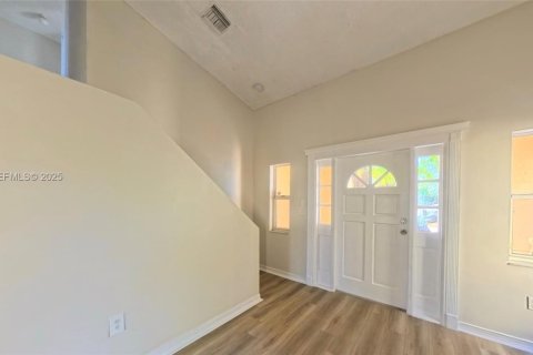 Casa en alquiler en Homestead, Florida, 4 dormitorios, 155.8 m2 № 1984699 - foto 2