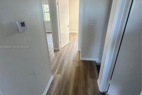 Casa en alquiler en Homestead, Florida, 4 dormitorios, 155.8 m2 № 1984699 - foto 27