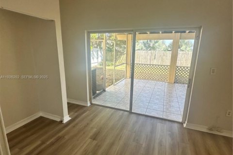 Casa en alquiler en Homestead, Florida, 4 dormitorios, 155.8 m2 № 1984699 - foto 11