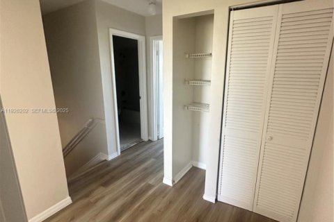 Casa en alquiler en Homestead, Florida, 4 dormitorios, 155.8 m2 № 1984699 - foto 28