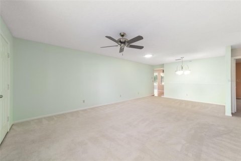 House in Ocala, Florida 2 bedrooms, 127.74 sq.m. № 1916692 - photo 12