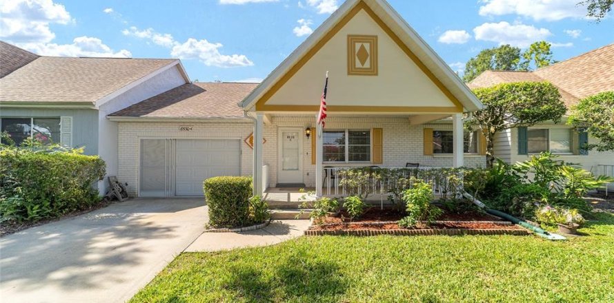 House in Ocala, Florida 2 bedrooms, 127.74 sq.m. № 1916692