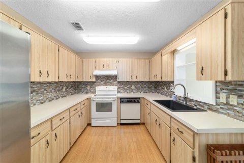 House in Ocala, Florida 2 bedrooms, 127.74 sq.m. № 1916692 - photo 26