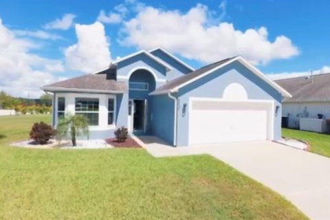 House in Davenport, Florida 4 bedrooms, 127.28 sq.m. № 2359125