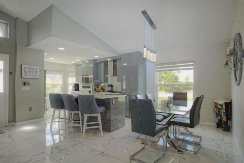 Villa ou maison à louer à Davenport, Floride: 4 chambres, 127.28 m2 № 2359125 - photo 3