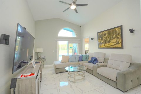 Villa ou maison à louer à Davenport, Floride: 4 chambres, 127.28 m2 № 2359125 - photo 5