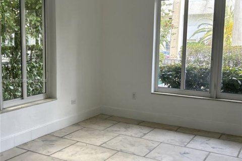 Condominio en alquiler en Miami Beach, Florida, 1 dormitorio, 47.38 m2 № 2029351 - foto 4
