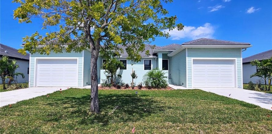 Propiedad comercial en Punta Gorda, Florida 6 dormitorios, 255.11 m2 № 2213986
