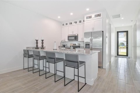 Propiedad comercial en venta en Punta Gorda, Florida, 6 dormitorios, 255.11 m2 № 2213986 - foto 6
