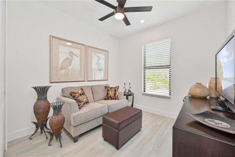 Propiedad comercial en venta en Punta Gorda, Florida, 6 dormitorios, 255.11 m2 № 2213986 - foto 9