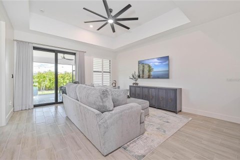 Propiedad comercial en venta en Punta Gorda, Florida, 6 dormitorios, 255.11 m2 № 2213986 - foto 4