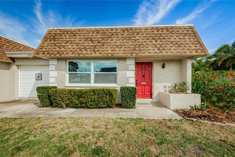 House in Pinellas Park, Florida 1 bedroom, 83.8 sq.m. № 1618662 - photo 1