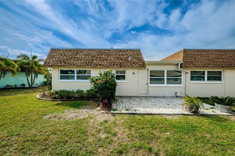 House in Pinellas Park, Florida 1 bedroom, 83.8 sq.m. № 1618662 - photo 30