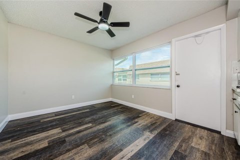House in Pinellas Park, Florida 1 bedroom, 83.8 sq.m. № 1618662 - photo 20