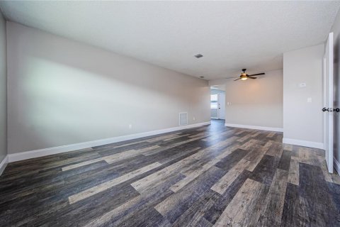 House in Pinellas Park, Florida 1 bedroom, 83.8 sq.m. № 1618662 - photo 7