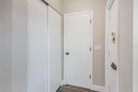 House in Pinellas Park, Florida 1 bedroom, 83.8 sq.m. № 1618662 - photo 6