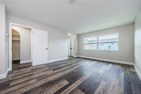 House in Pinellas Park, Florida 1 bedroom, 83.8 sq.m. № 1618662 - photo 9