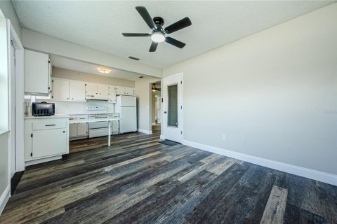 House in Pinellas Park, Florida 1 bedroom, 83.8 sq.m. № 1618662 - photo 19