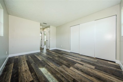 House in Pinellas Park, Florida 1 bedroom, 83.8 sq.m. № 1618662 - photo 22