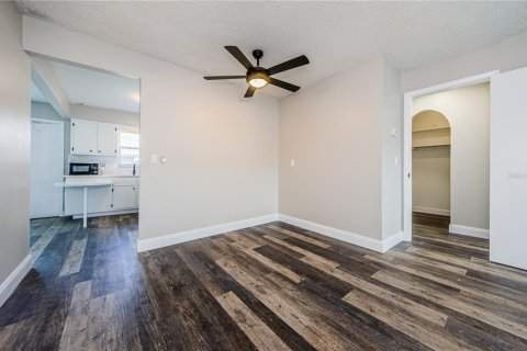House in Pinellas Park, Florida 1 bedroom, 83.8 sq.m. № 1618662 - photo 12