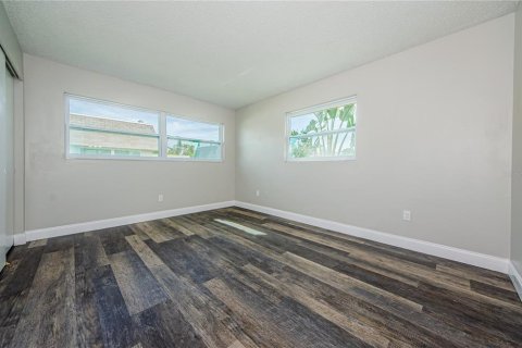 House in Pinellas Park, Florida 1 bedroom, 83.8 sq.m. № 1618662 - photo 21