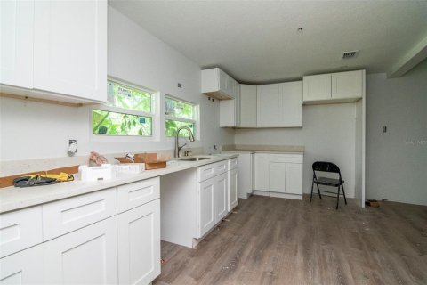 Villa ou maison à vendre à Lakeland, Floride: 4 chambres, 269.23 m2 № 2296662 - photo 19