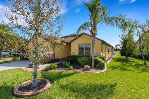 House in Davenport, Florida 2 bedrooms, 179.02 sq.m. № 1721024 - photo 2