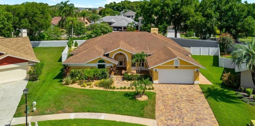 Casa en Palm Harbor, Florida 4 dormitorios, 229.75 m2 № 2157194