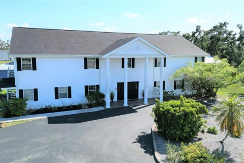Propiedad comercial en alquiler en Port Charlotte, Florida № 1626024 - foto 1