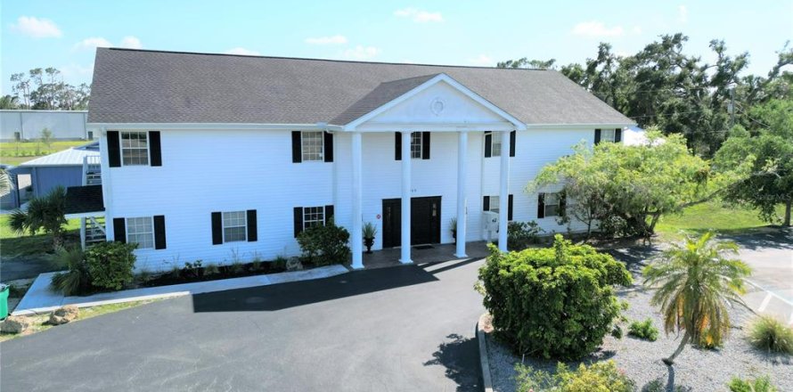 Propiedad comercial en Port Charlotte, Florida № 1626024