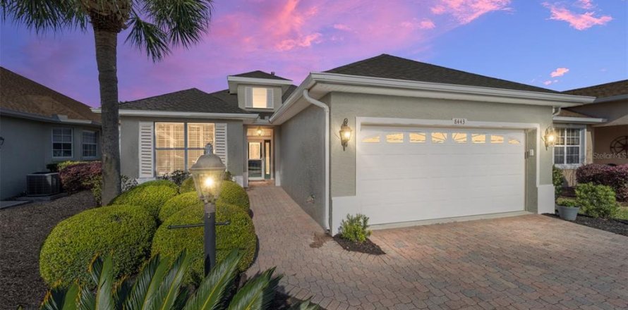 House in Ocala, Florida 2 bedrooms, 158.77 sq.m. № 1608548