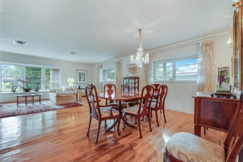 House in Palmetto Bay, Florida 3 bedrooms, 261.33 sq.m. № 1825727 - photo 8