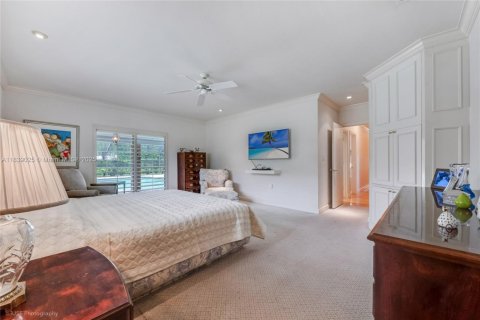 House in Palmetto Bay, Florida 3 bedrooms, 261.33 sq.m. № 1825727 - photo 9