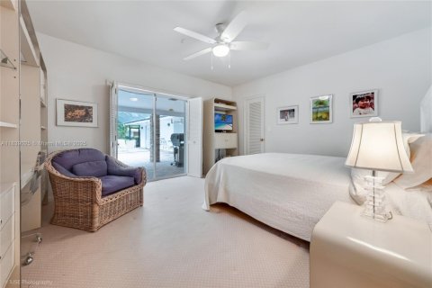 House in Palmetto Bay, Florida 3 bedrooms, 261.33 sq.m. № 1825727 - photo 13