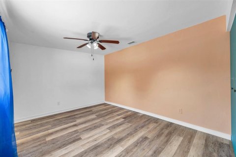 House in Saint Petersburg, Florida 2 bedrooms, 74.32 sq.m. № 1901749 - photo 15