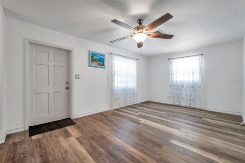 House in Saint Petersburg, Florida 2 bedrooms, 74.32 sq.m. № 1901749 - photo 11