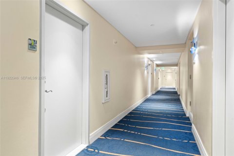 Copropriété à louer à Miami, Floride: 1 chambre, 73.3 m2 № 1976749 - photo 17