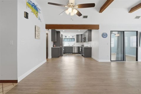 House in Ponce Inlet, Florida 3 bedrooms, 172.8 sq.m. № 2216960 - photo 6