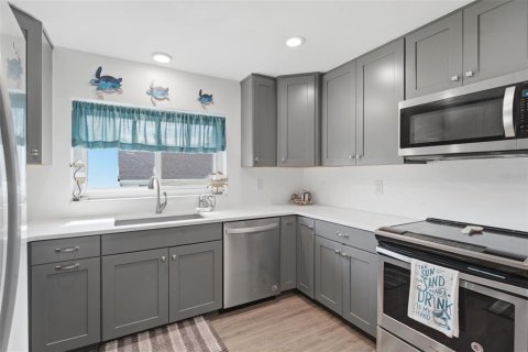 House in Ponce Inlet, Florida 3 bedrooms, 172.8 sq.m. № 2216960 - photo 3