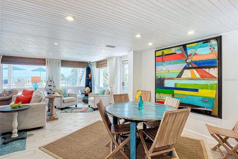 Casa en venta en New Smyrna Beach, Florida, 12 dormitorios, 614.27 m2 № 1901493 - foto 18