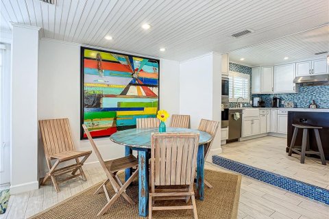 Casa en venta en New Smyrna Beach, Florida, 12 dormitorios, 614.27 m2 № 1901493 - foto 17